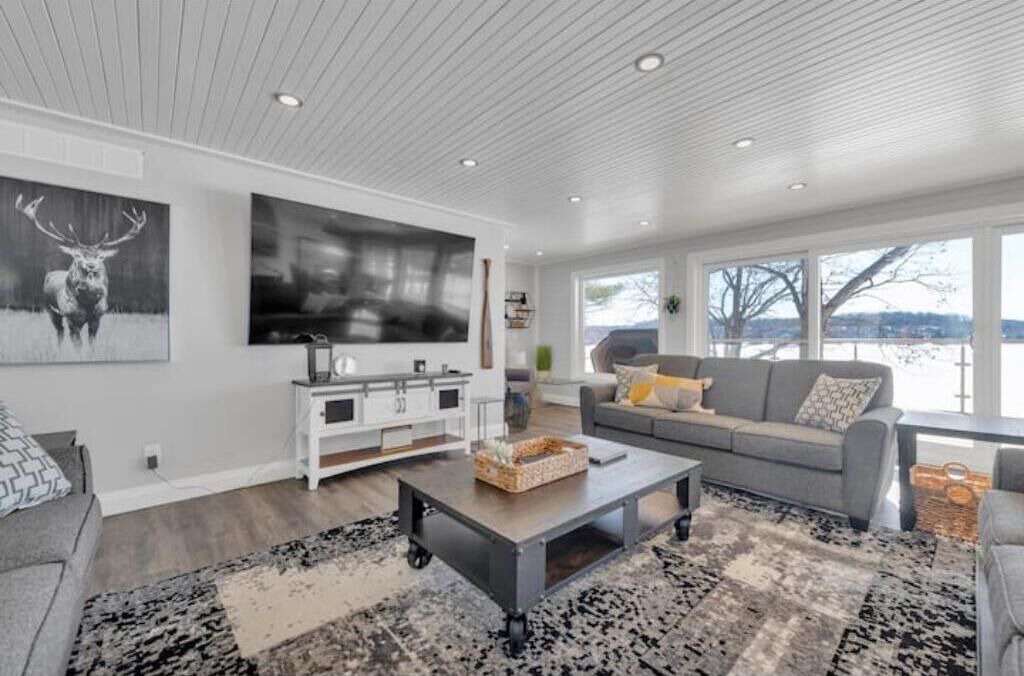 Photo of Livingroom in Centre Hastings