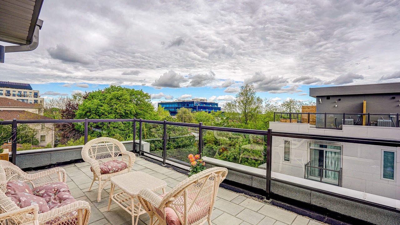 Photo of Patio Balcony in Bayview Village