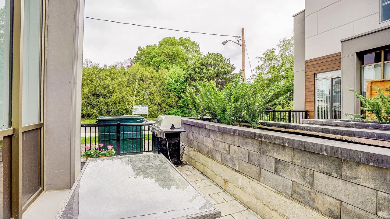 Photo of Outdoor in Bayview Village