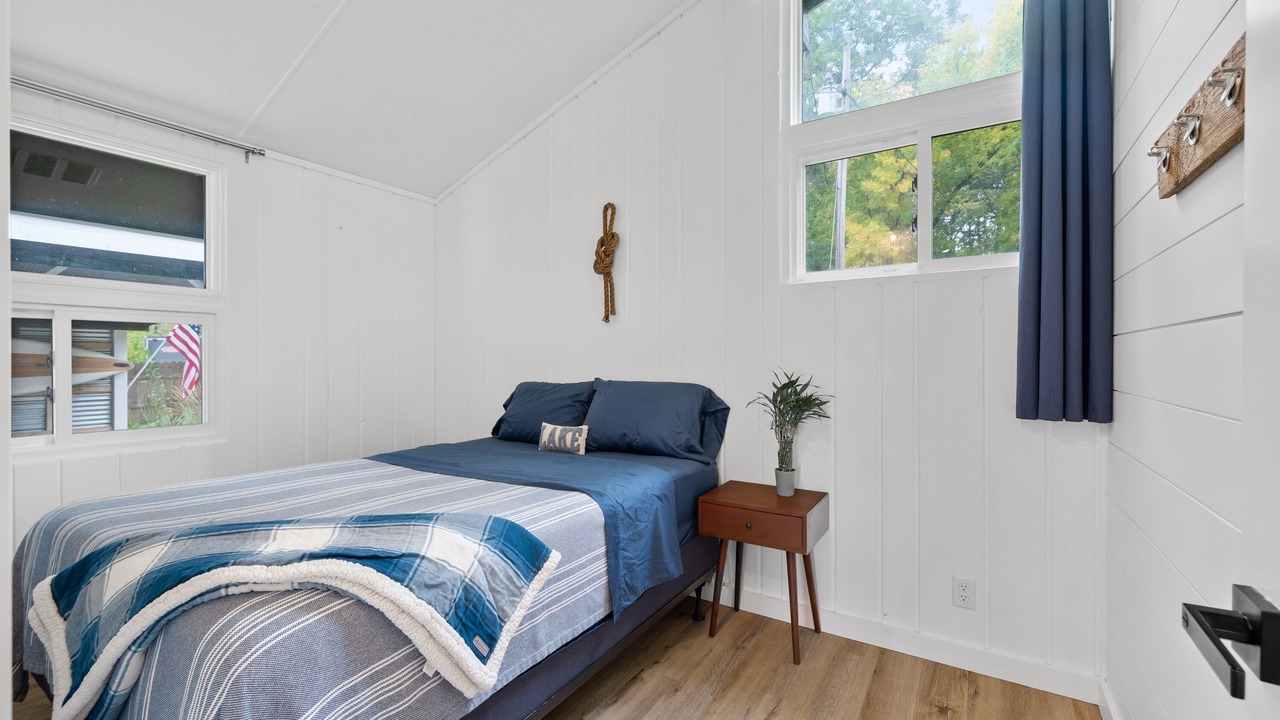 Photo of Bedroom in Isanti