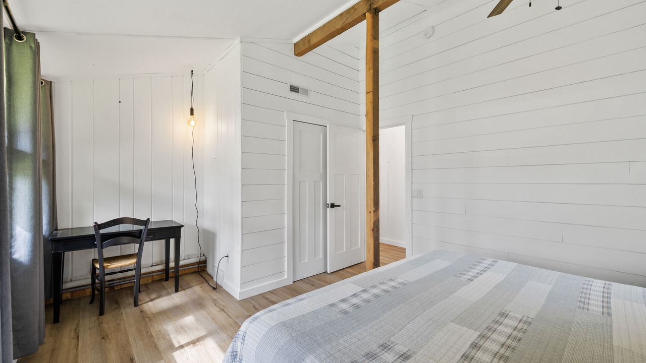 Photo of Bedroom in Isanti