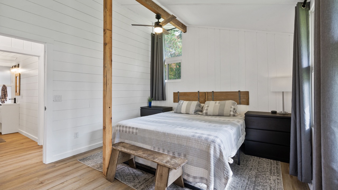 Photo of Bedroom in Isanti