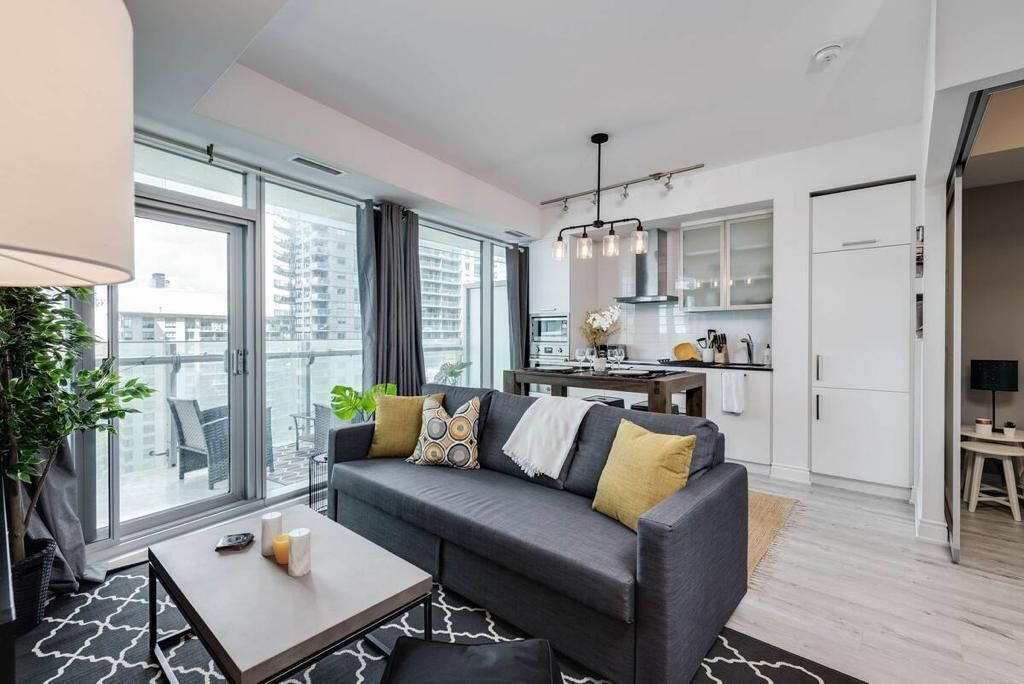 Photo of Livingroom in Toronto Entertainment District
