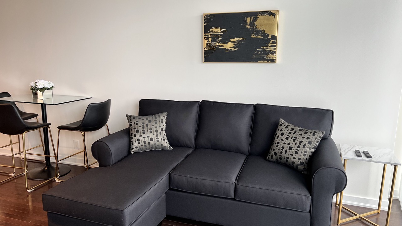 Photo of Livingroom in Toronto Entertainment District