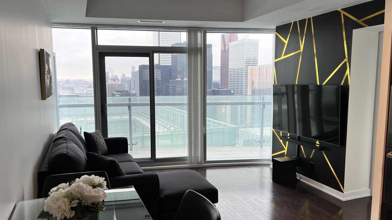 Photo of Livingroom in Toronto Entertainment District