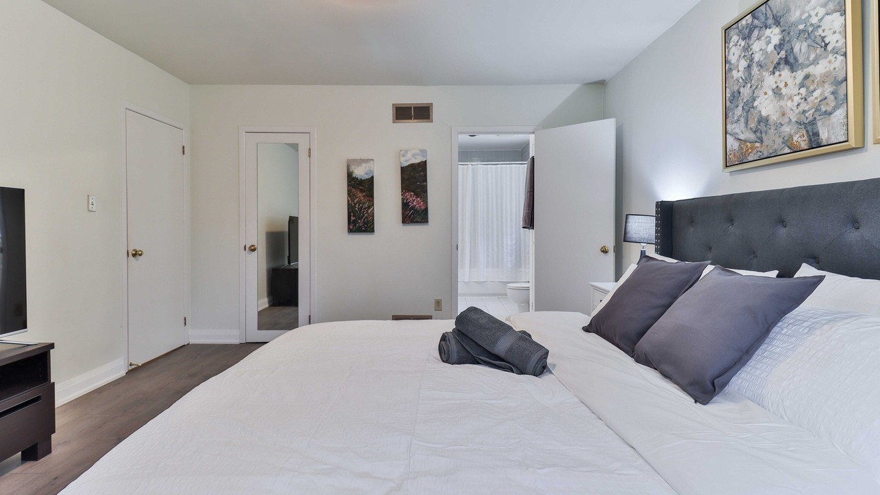 Photo of Bedroom in Bayview Village