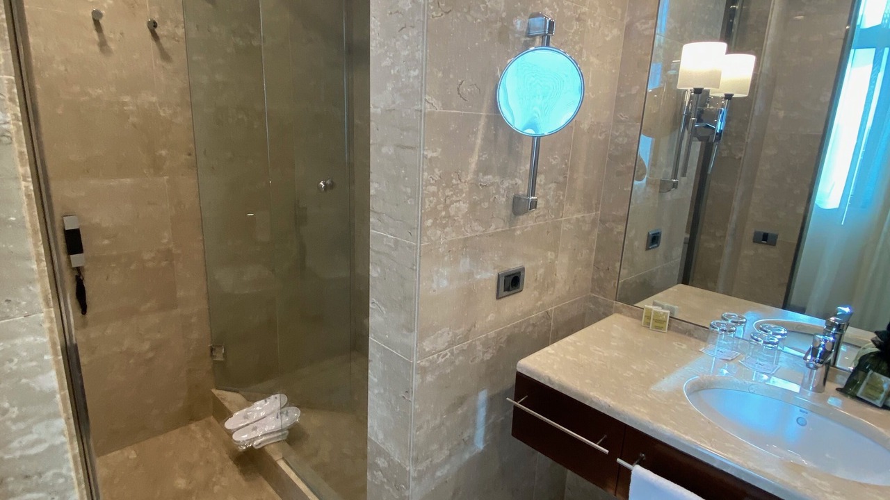 Photo of Bathroom in Dysart et al