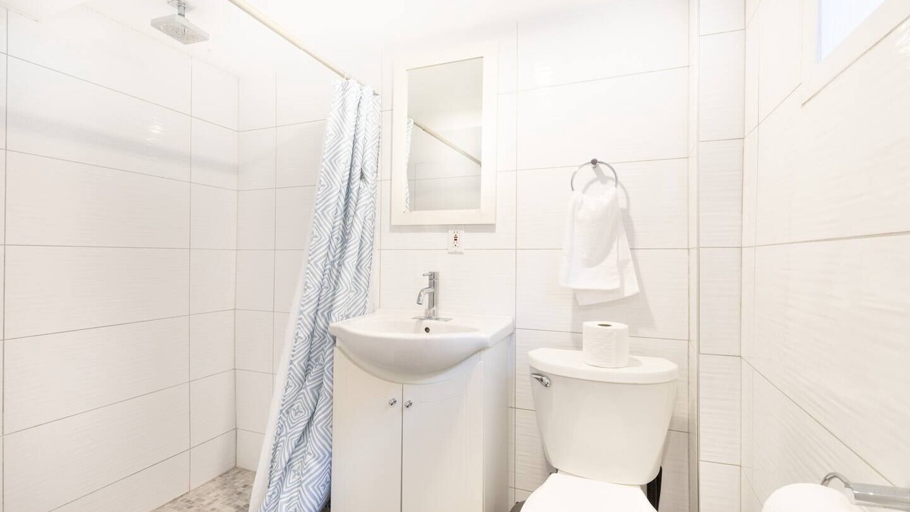 Photo of Bathroom in Clanton Park