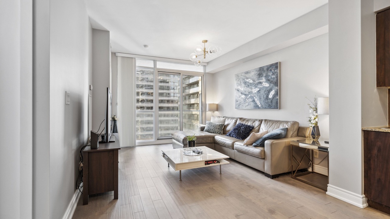 Photo of Livingroom in Toronto Entertainment District