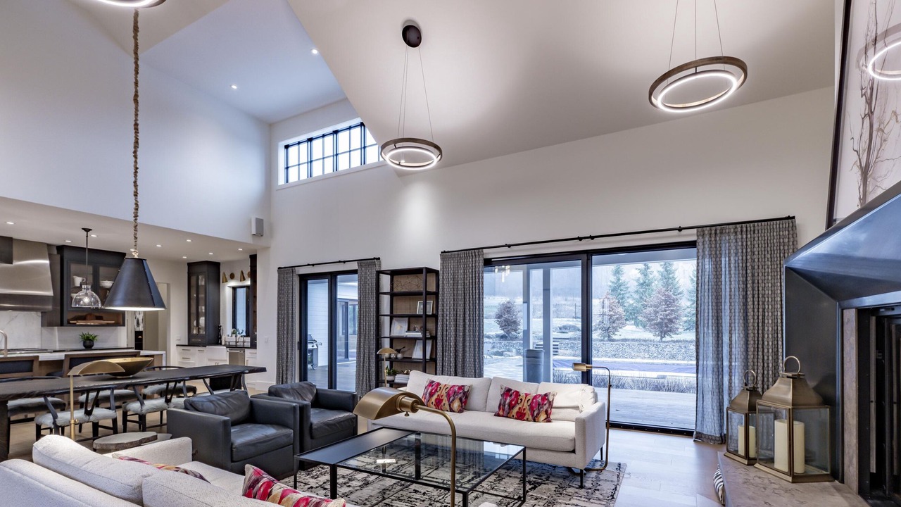 Photo of Livingroom in Port Carling