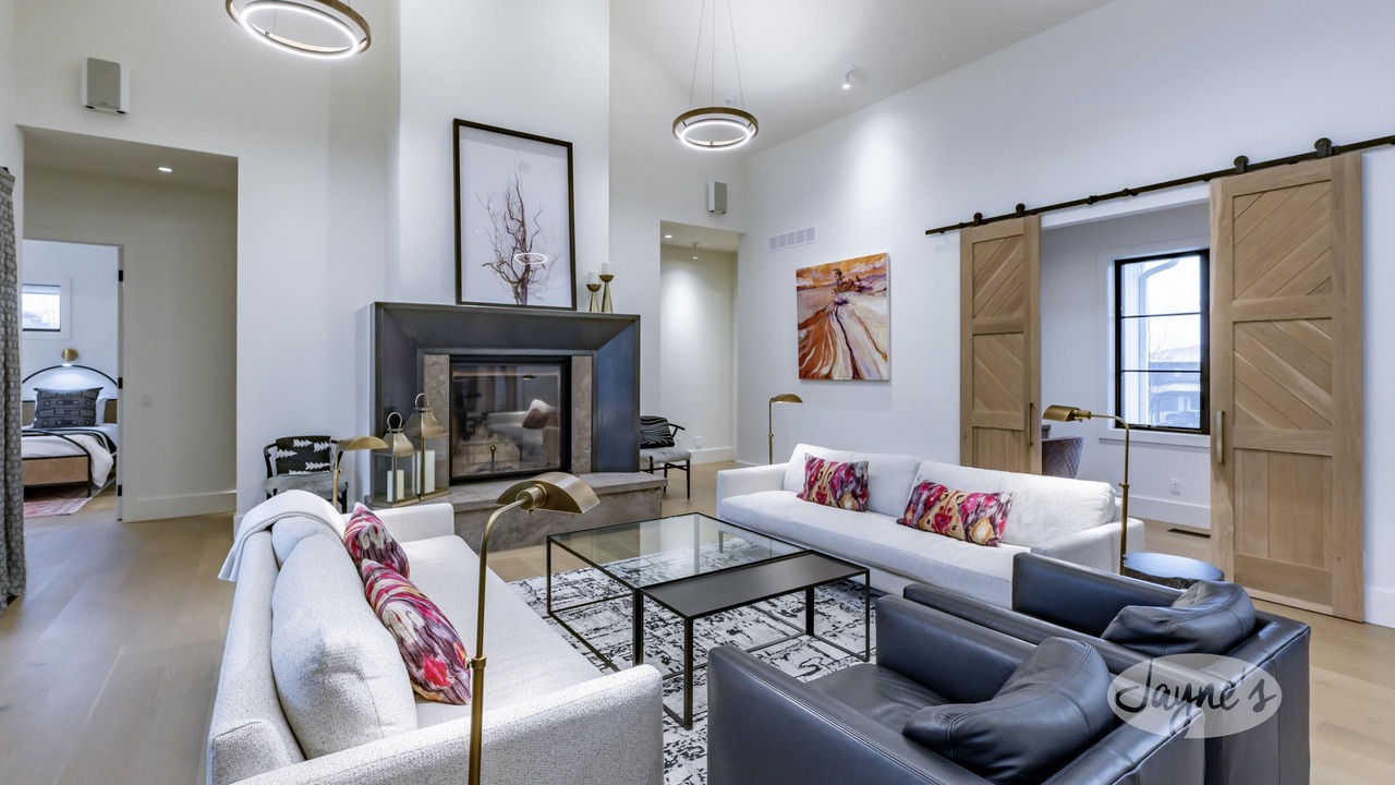 Photo of Livingroom in Port Carling