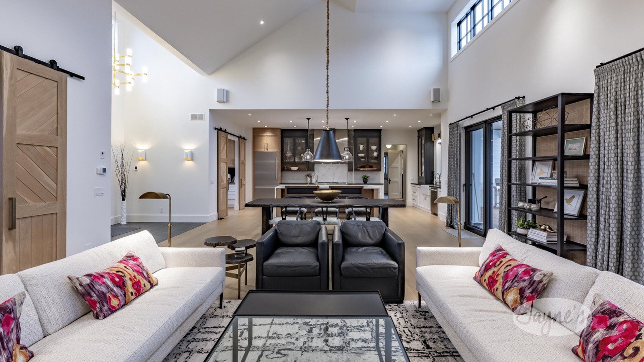 Photo of Livingroom in Port Carling