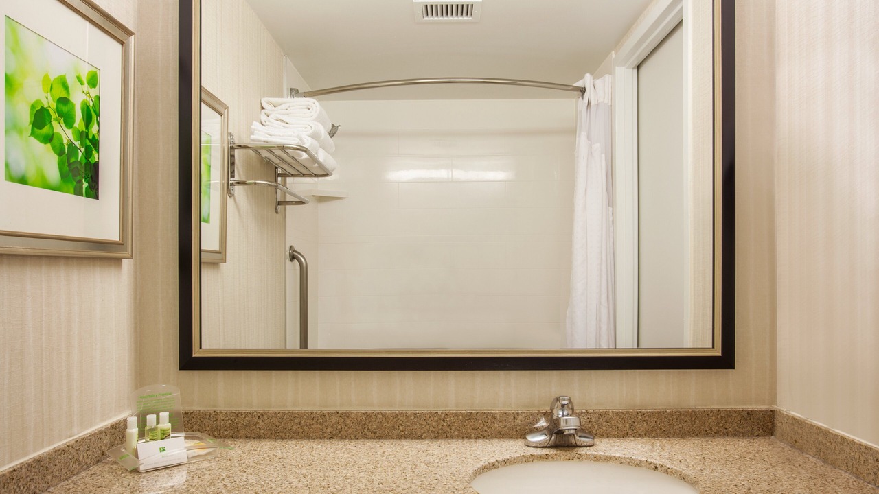Photo of Bathroom in Northeast Mississauga