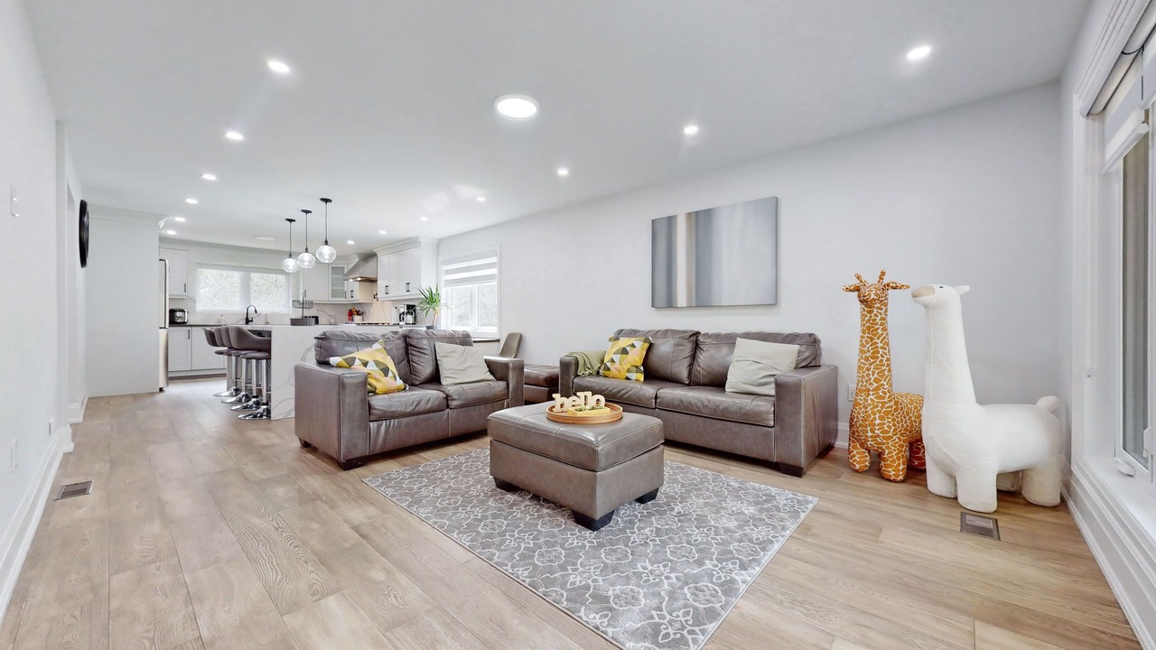 Photo of Livingroom in Whitchurch-Stouffville