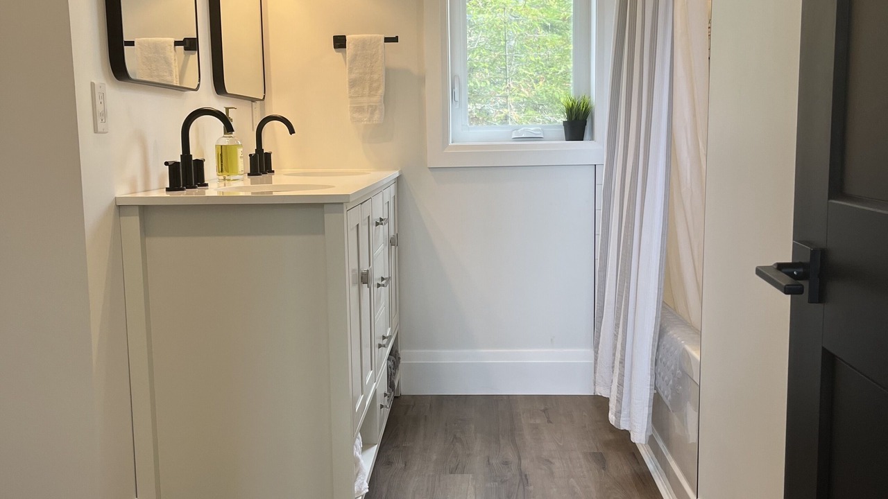 Photo of Bathroom in Tobermory
