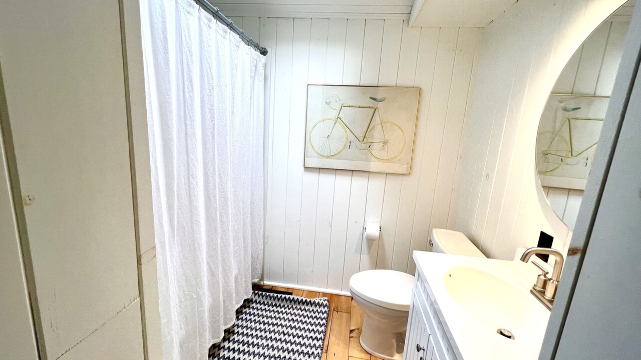 Photo of Bathroom in Grand Bend