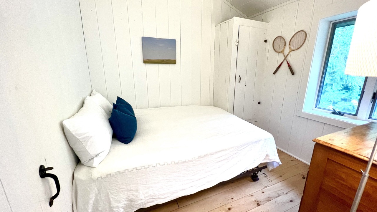 Photo of Bedroom in Grand Bend