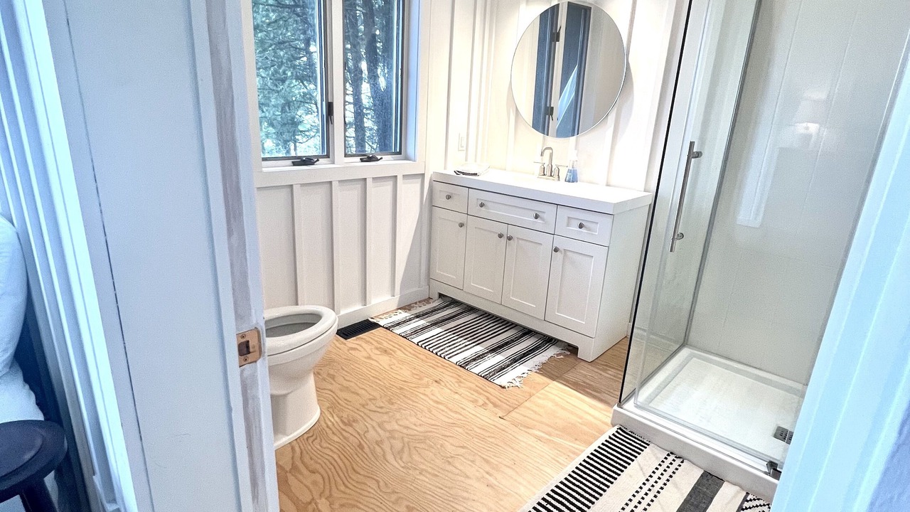 Photo of Bathroom in Grand Bend