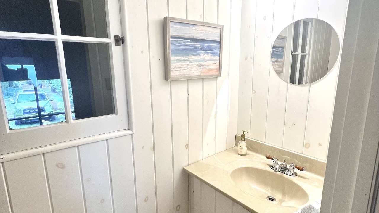 Photo of Bathroom in Grand Bend