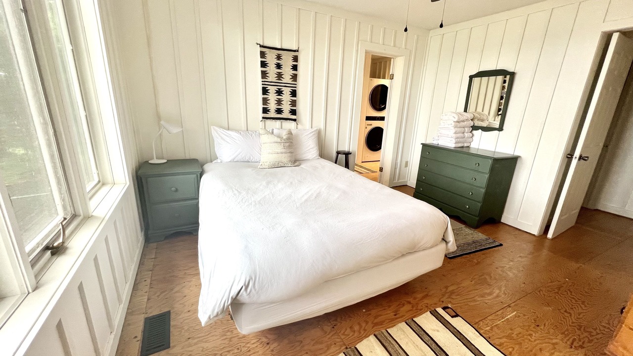 Photo of Bedroom in Grand Bend