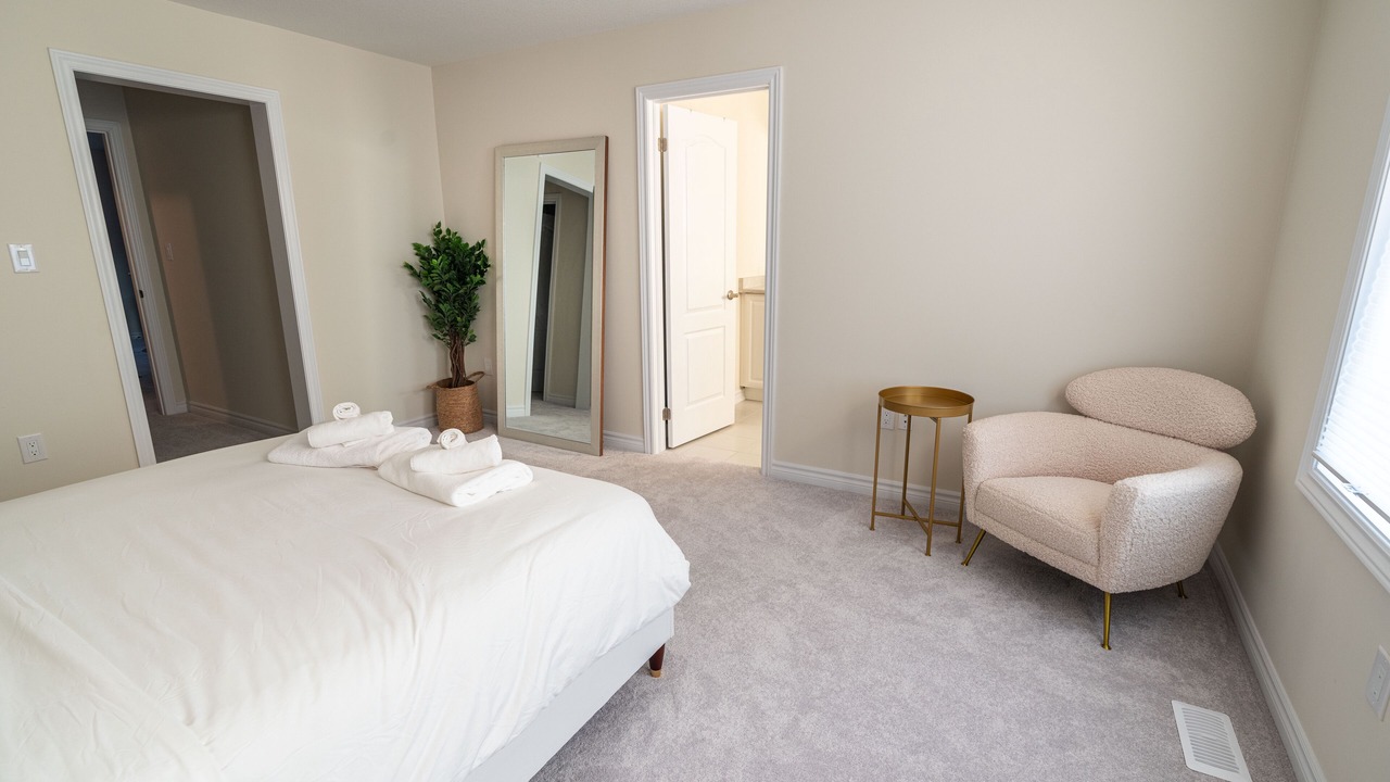 Photo of Bedroom in Thorold