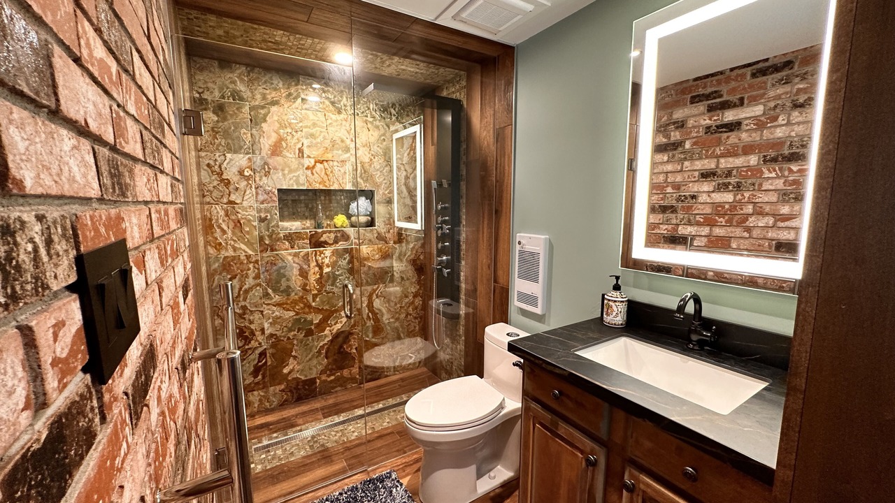 Photo of Bathroom in King