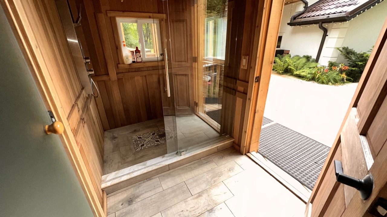 Photo of Bathroom in King