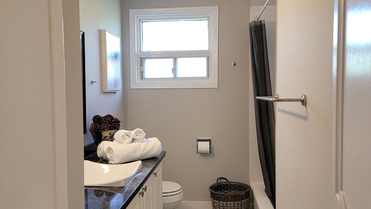 Photo of Bathroom in Maple Leaf