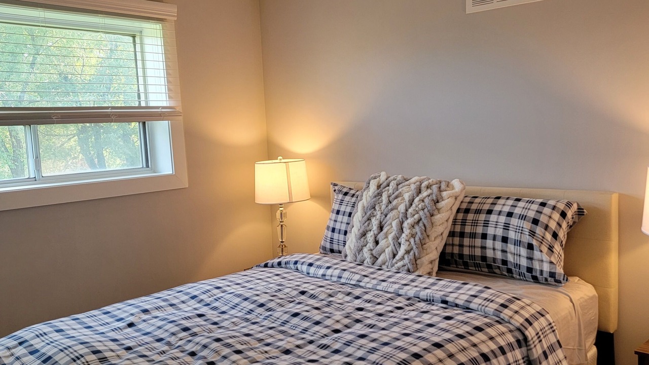Photo of Bedroom in Maple Leaf