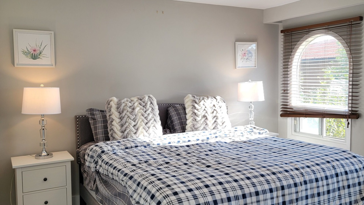 Photo of Bedroom in Maple Leaf