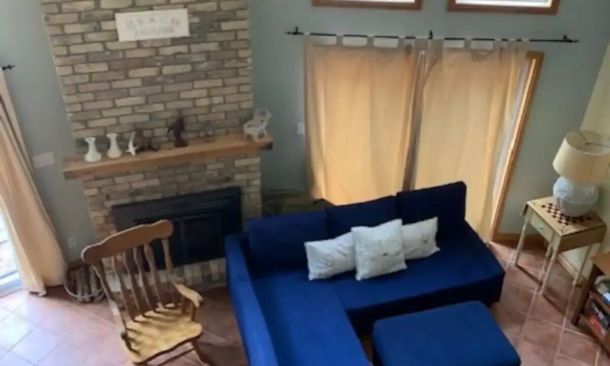 Photo of Livingroom in Grand Bend
