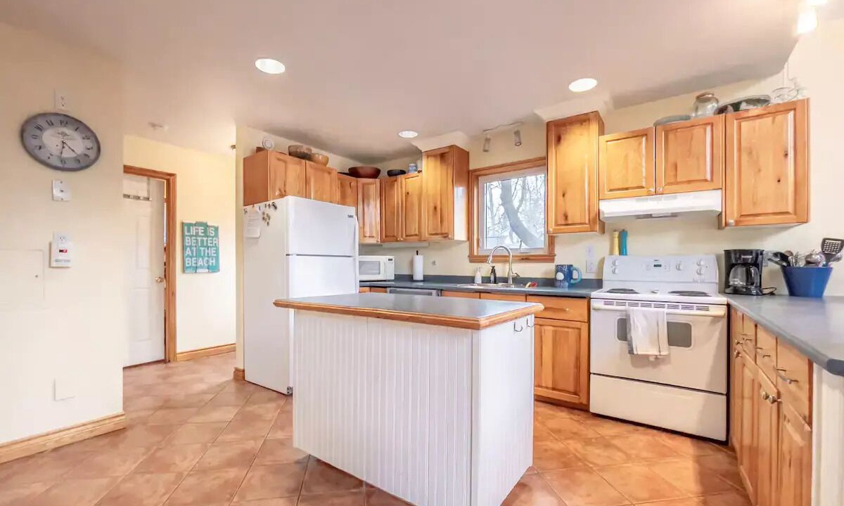 Photo of Kitchen in Grand Bend
