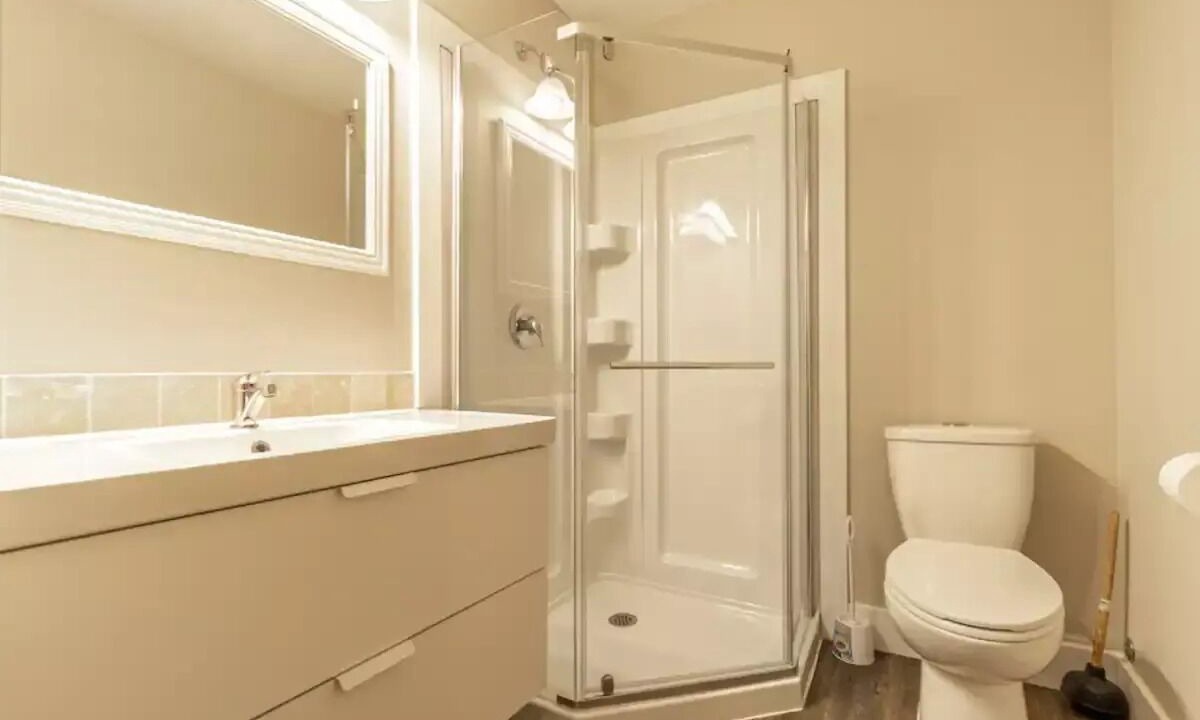 Photo of Bathroom in Grand Bend