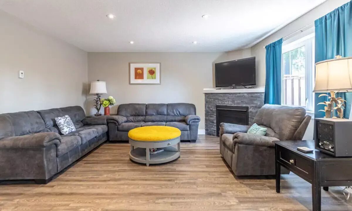 Photo of Livingroom in Grand Bend