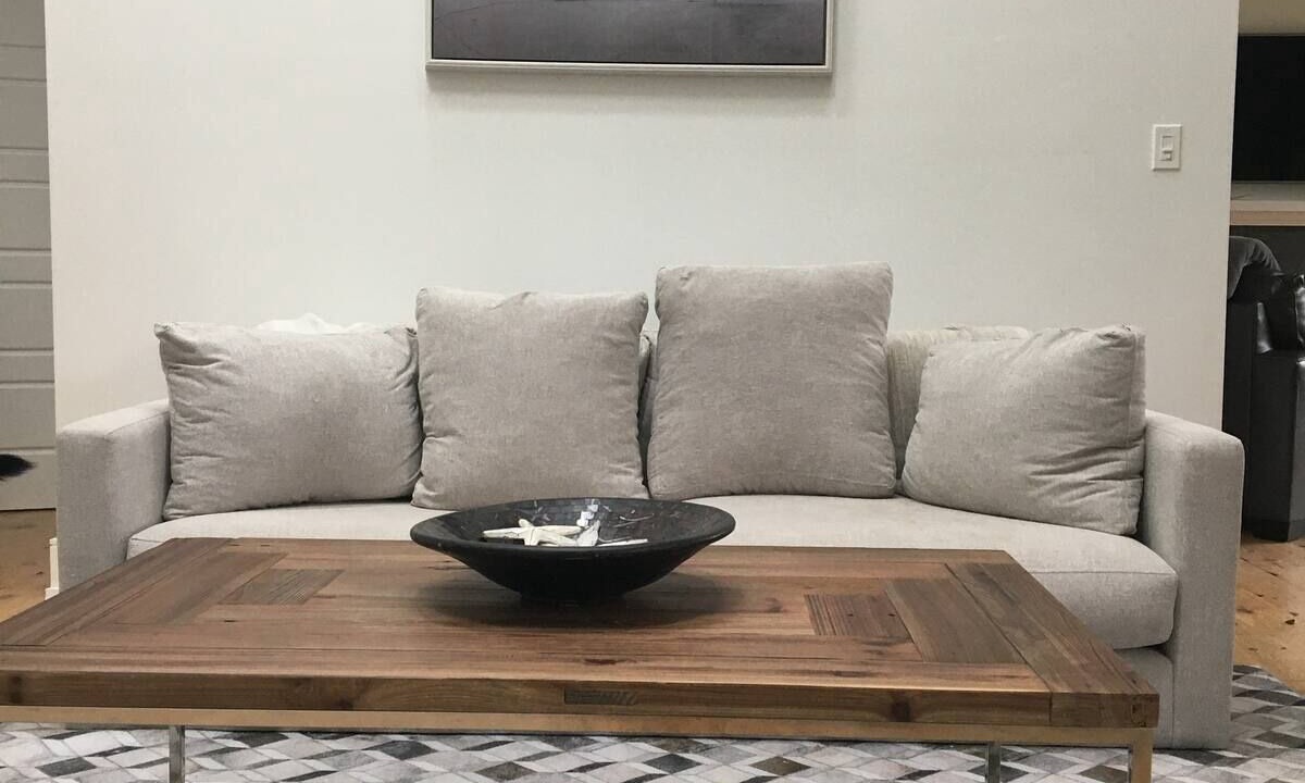 Photo of Livingroom in Grand Bend