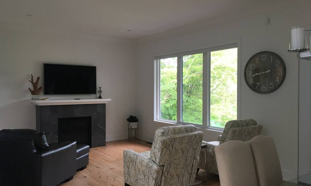 Photo of Livingroom in Grand Bend