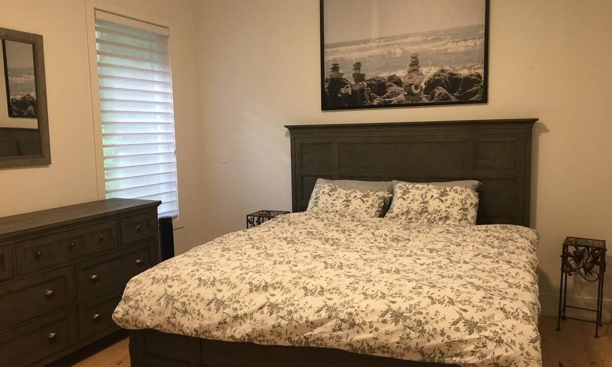 Photo of Bedroom in Grand Bend