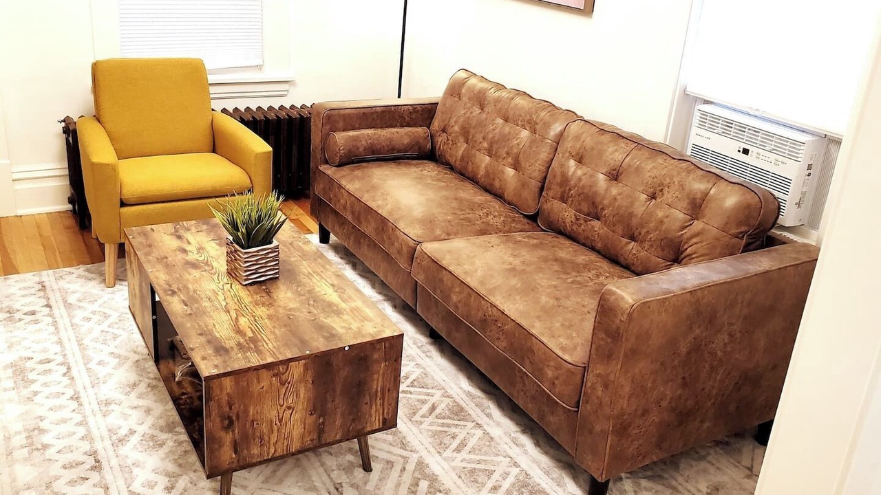 Photo of Livingroom in Midway