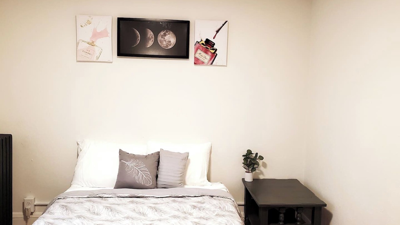 Photo of Bedroom in Midway