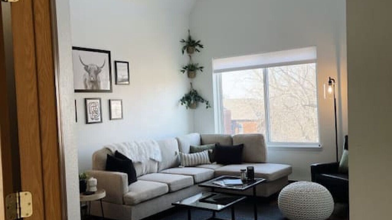 Photo of Livingroom in East Hillside