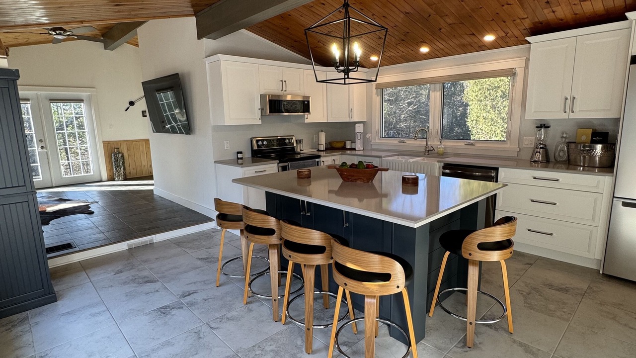 Photo of Kitchen in Central Frontenac