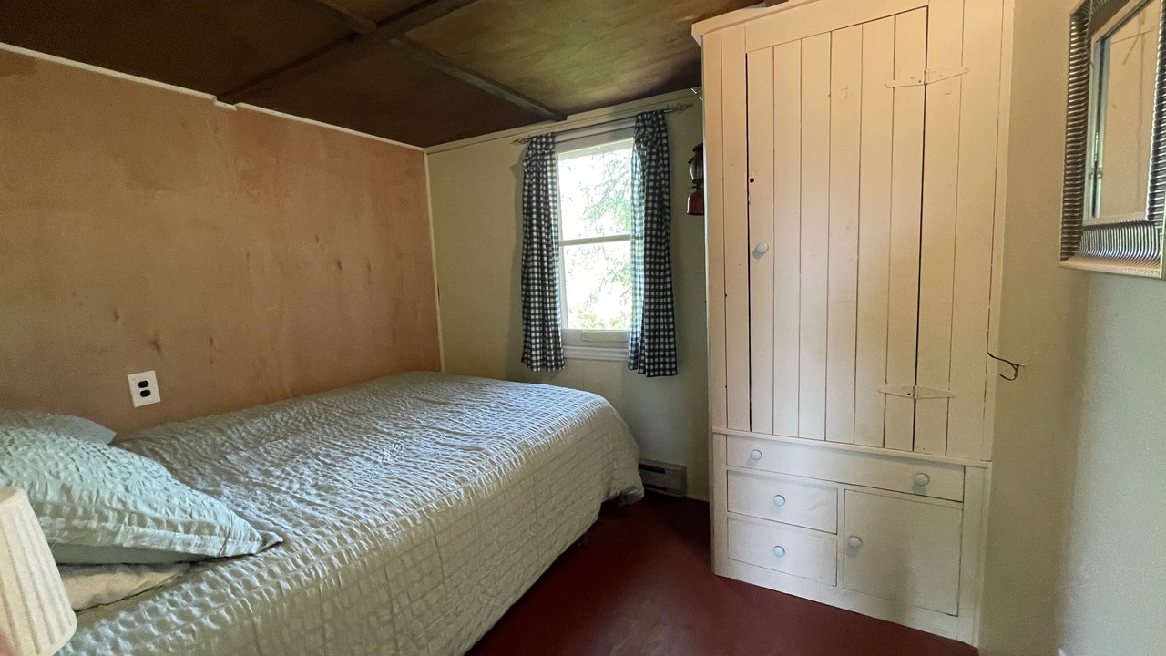 Photo of Bedroom in Irondale