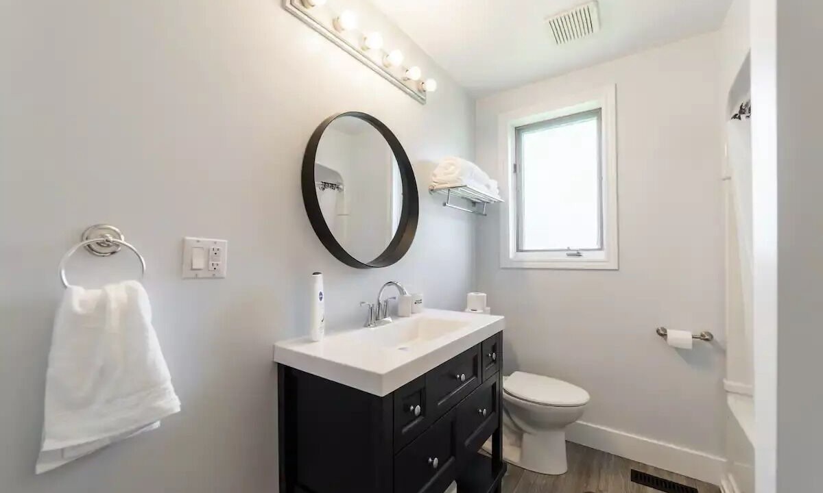 Photo of Bathroom in Thames Centre