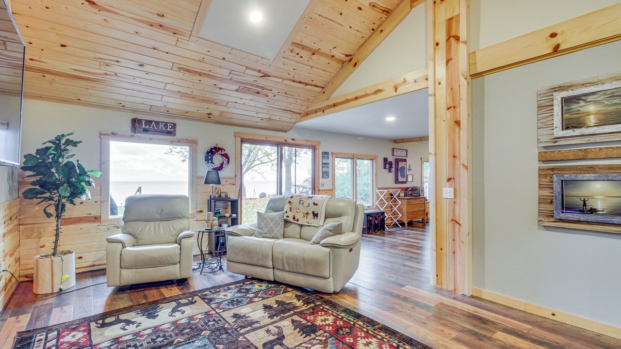 Photo of Livingroom in South Harbor
