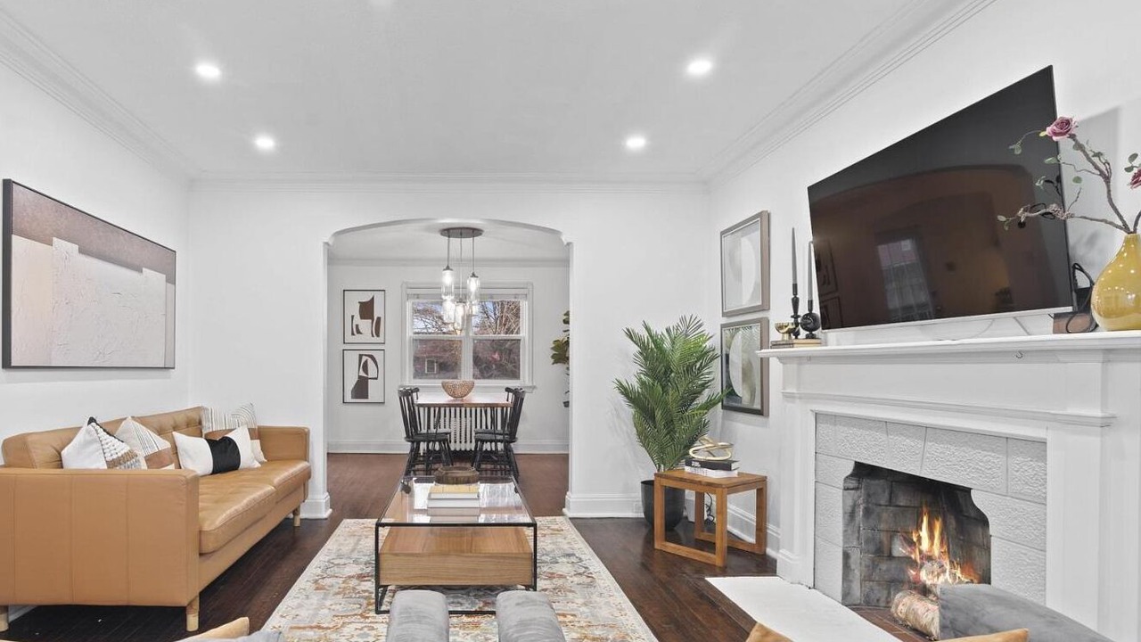 Photo of Livingroom in East York