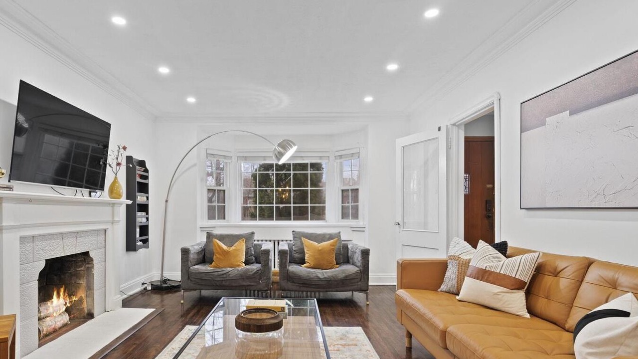 Photo of Livingroom in East York