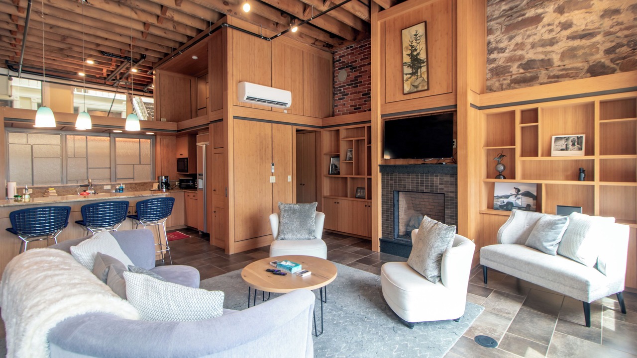 Photo of Livingroom in Canal Park