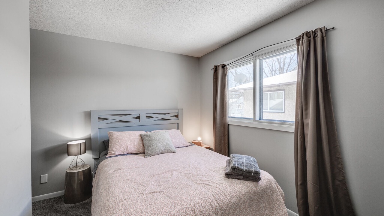 Photo of Bedroom in Midway