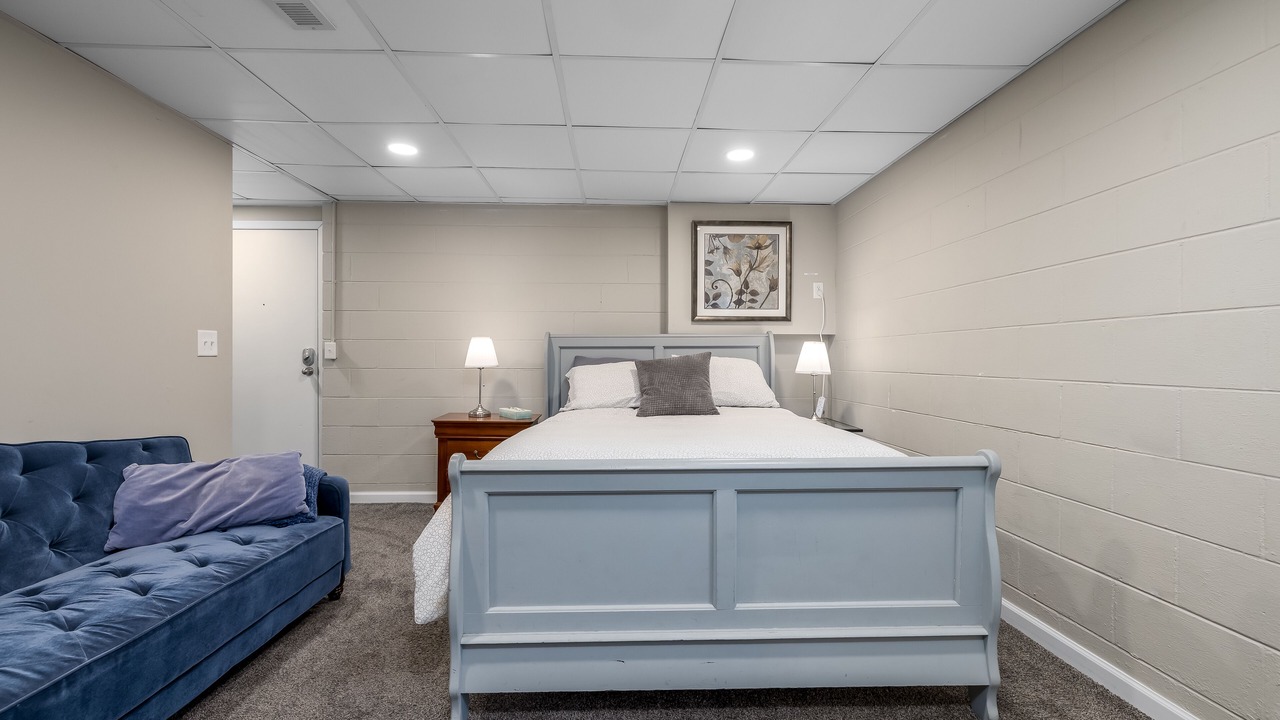 Photo of Bedroom in Midway