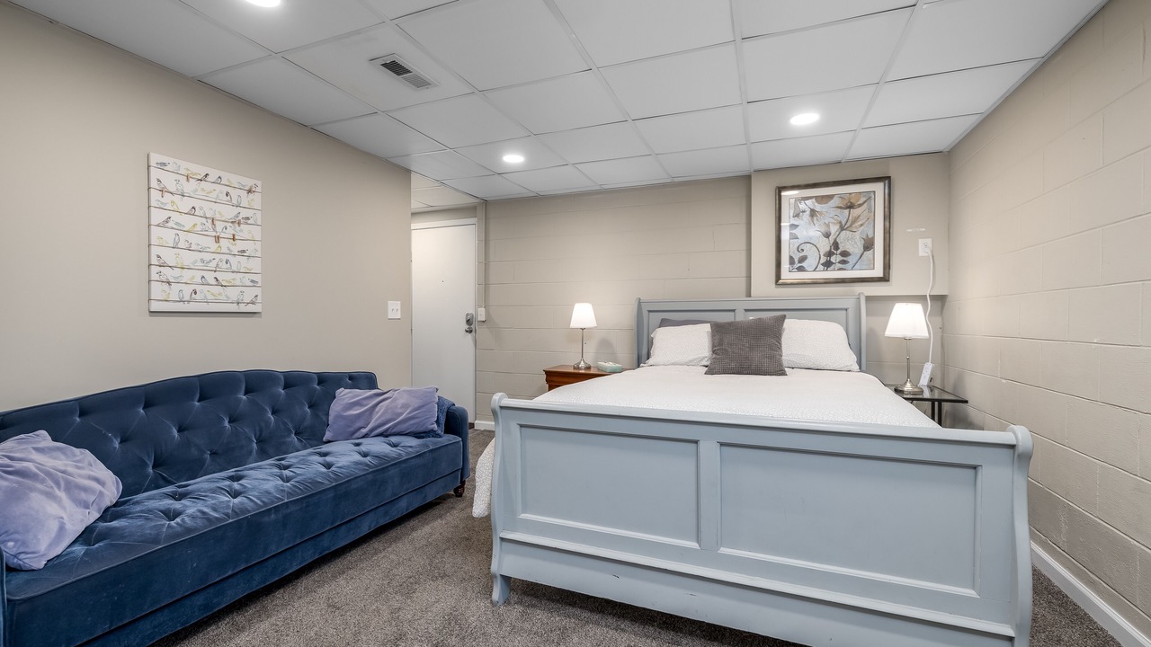 Photo of Bedroom in Midway